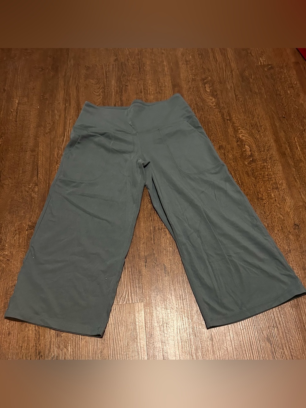 Tuff Athletics  Wide-Leg Cropped Pants Teal